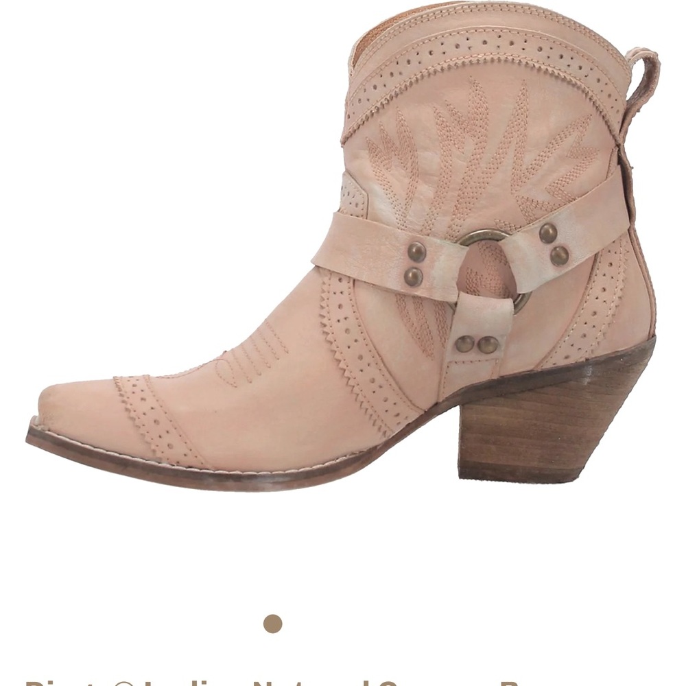 Dingo dan post boots NWT